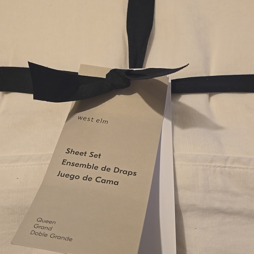 West Elm Signature Tencel Linen Sheet Set,Queen,White,Retail Price $269.00 USD - Picture 8 of 16